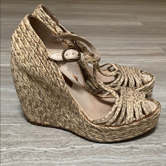 BCBG Wedge - Picture 2 of 2
